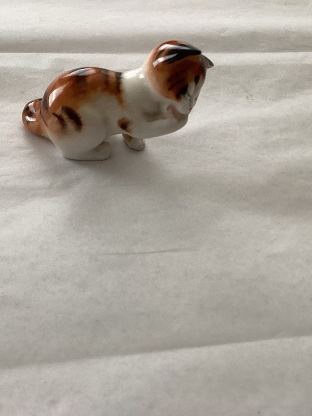 Vtg. Royal Doulton Fine Bone China “Character Kitten” figurine HN2583 - Picture 4 of 6